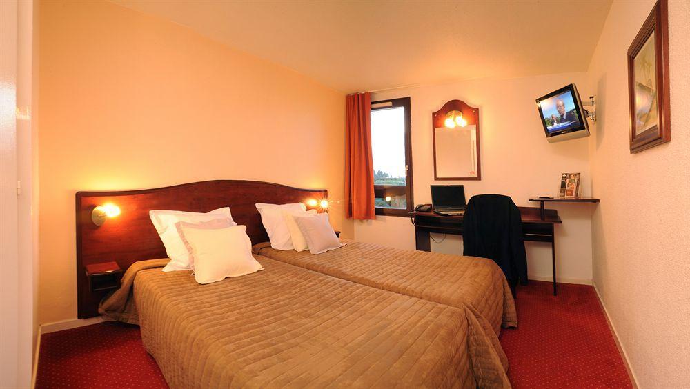 Brit Hotel