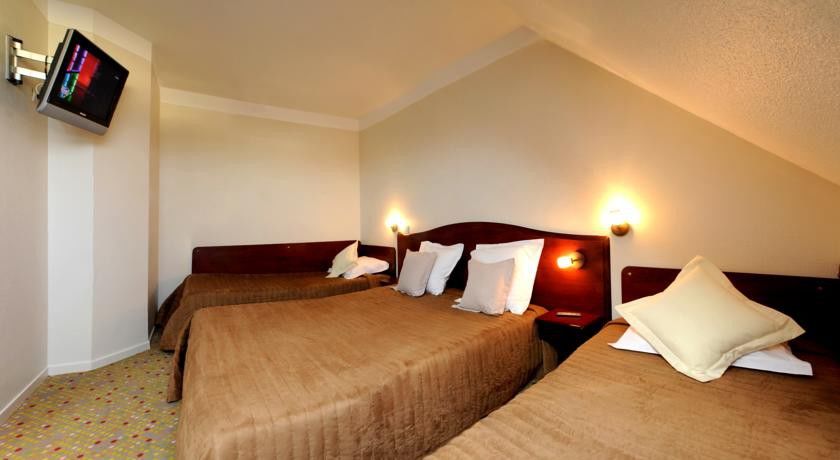 Brit Hotel